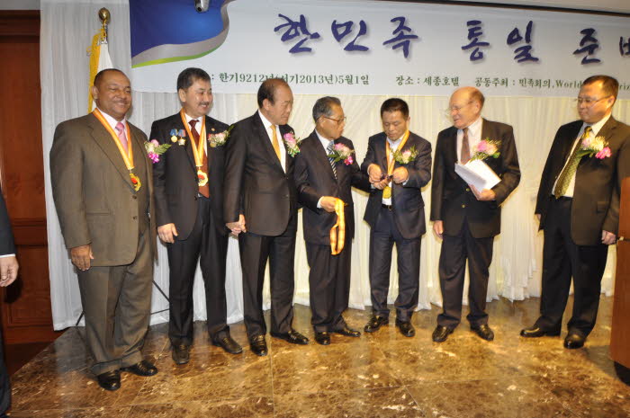/uploads/e43974259e-2013.05.01.10_2_.JPG